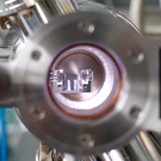 UHV system for surface analysis of thin films, interfaces and nanostructures